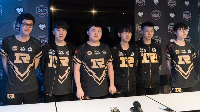 詹姆斯与库 詹姆斯与库